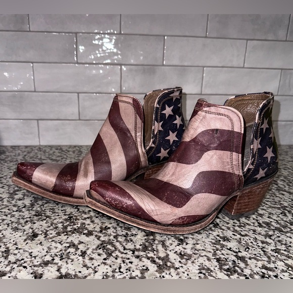 ARIAT WOMEN'S DIXON OLD PATRIOT BOOTIES - SNIP TOE - AMERICAN FLAG - Picture 1 of 4
